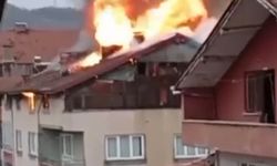 Bartın'da 4 katlı binanın çatısı yandı