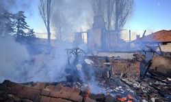 Çorum'da çıkan yangında ev ve traktör yandı