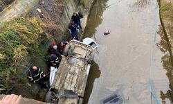 Hafif ticari araç dereye uçtu; 3 ölü, 2 yaralı