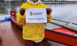 Kuzeyin Kraliçeleri, 8 Mart'ta Karadeniz'in buz gibi sularına kürek çekti