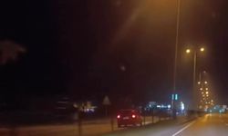 Otomobilin ters yönde ilerlediği anlar kamerada