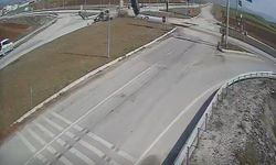 Otomobille hafif ticari aracın çarpıştığı kaza kamerada; 1'i çocuk, 6 yaralı