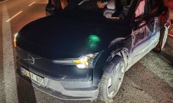 Takla atan otomobildeki 2 kişi yaralandı