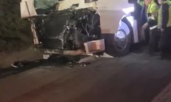TIR önünde seyreden TIR'a çarptı: 1 yaralı