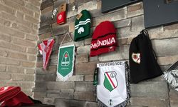 Yaptırdığı 55 metrekarelik bayrakla Samsunspor'un tüm Avrupa deplasmanlarına gitti