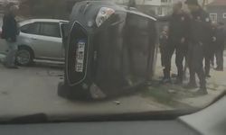 2 otomobilin çarpıştığı kaza kamerada