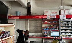 Bacadaki yangına müdahale etmek isterken apartman boşluğuna düşüp öldü