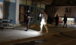 İki grup arasında bıçaklı kavga; 3 yaralı