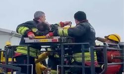 İnşaattan düşen işçi yaralandı; vinçle kurtarma çalışmaları kamerada