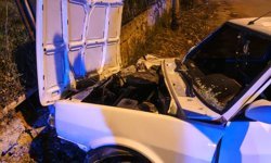 İstinat duvarına çarpan aracın alkollü ve ehliyetsiz sürücüsüne 250 bin TL ceza