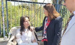 Öğrencileri taşıyan otobüs, otomobilin üzerine devrildi: 46 yaralı (3)