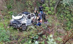 Otomobil uçuruma yuvarlandı; baba ve kızı hayatını kaybetti