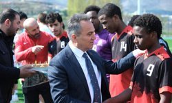 Rektör Yılmaz'dan Filistin'e destek turnuvasına katılım