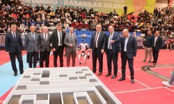 Robosam robot yarışması Samsun'da başladı
