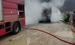 Seyir halindeki TIR'ın lastikleri yandı