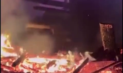 Yıldırım düştü, ahır yandı