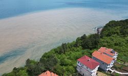 Bartın'da yağmur sonrası denizin rengi değişti