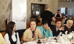 Başkan Ekim özel çocukların anneleriyle bir araya geldi