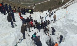 Çığ altında kalan çobanın cansız bedenine ulaşıldı (2)