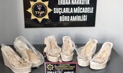 Kadın ayakkabısına gizlenmiş 1,6 kilo eroin ele geçirildi