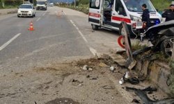 Karabük'te otomobil refüje çarptı: 1 ölü, 3 yaralı