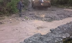 Karabük'te sağanak etkili oldu; mahsur kalan 3 kişi kurtarıldı