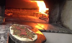 Odun ateşinde 65 yıl; pide geleneğinde 3 kuşak bir arada
