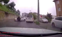 Otomobil ile motosikletin çarpıştığı kaza kamerada
