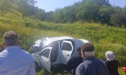 Otomobil istinat duvarına çarptı: 3 ölü, 1 yaralı
