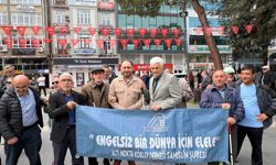 Samsun'da Engelliler Haftası kapsamında Atatürk Anıtı'na çelenk bırakıldı