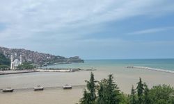 Şiddetli yağış sonrası Zonguldak'ta denizin rengi değişti