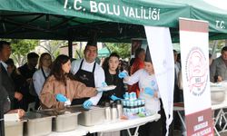 Türk mutfağı haftası kutlamalarında şeflerin yaptığı yemeklere yoğun ilgi
