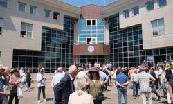 Akçakoca'da belediye başkanvekili seçildi, arbede çıktı