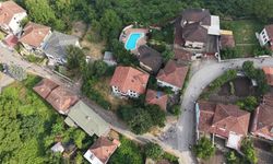 Antik kentin çevresindeki tarihi eserler arasında koştular