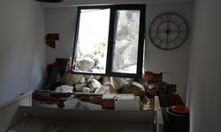 Çocuğunu saniyelerle kurtardı; istinat duvarının çökme anı kamerada/Ek fotoğraflar