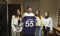 Sanatçı Tuğkan, Samsun'da gençlerle buluştu