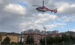 Çorum'da kapıya sıkışan çocuğun parmağı koptu; ambulans helikopterle Ankara'ya sevk edildi