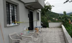 Heyelanda kaya parçası eve isabet etti / Ek fotoğraflar