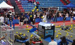 Lise öğrencilerinin 'uluslararası robotik yarışma' heyecanı