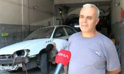43 yıl önce dayısından öğrendiği oto kaportacılık mesleğini oğluyla sürdürüyor