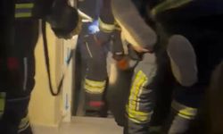 Asansör bir kat aşağı düştü, korkudan bayılan kişi kurtarıldı