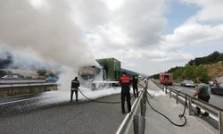 Bolu'da D-100 kara yolunda TIR, alev alev yandı