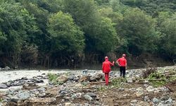 Giresun'da selde kaybolan yeğenin cansız bedeni bulundu, dayı aranıyor