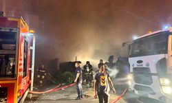 İnşaat malzemelerinin bulunduğu depoda çıkan yangın söndürüldü