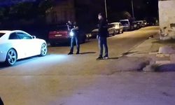 Park hallideki otomobil kurşunlandı