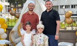 Tayyarpaşa Camii'nde Kur'an kursu öğrencisi Ömer Asaf'ın sünnet mutluluğu