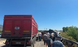 TIR ile çarpışan traktörün sürücüsü yaralandı