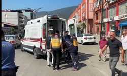 Yaya geçidinde otomobilin çarptığı yaya yaralandı
