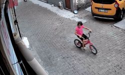 7 yaşındaki Nehir'in bayrak sevgisi kamerada