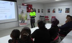 Atık toplayıcılarına Kızılay'dan trafik eğitimi